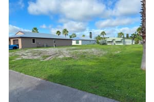 3 Palo Alto Lane, Port Saint Lucie, FL 34952 - MLS#R11121926