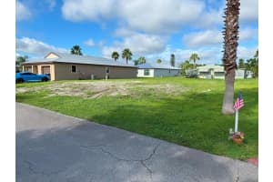 3 Palo Alto Lane, Port St Lucie, FL 34952 - MLS#R11121926