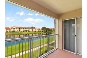 1590 S 42nd Circle 208, Vero Beach, FL 32967 - MLS#R11122000