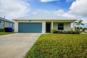 224 16th Place SW, Vero Beach, FL 32962 - MLS#R11122017
