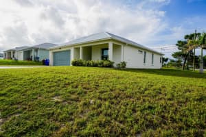 224 16th Place SW, Vero Beach, FL 32962 - MLS#R11122017