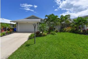 12787 Se Pinehurst Court, Hobe Sound