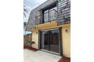 15 Lake Arbor Drive, Palm Springs, FL 33461 Sold 10/15/25