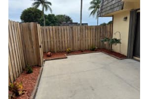 15 Lake Arbor Drive, Palm Springs, FL 33461 Sold 10/15/25