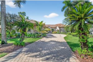 2525 Seminole Circle, West Palm Beach