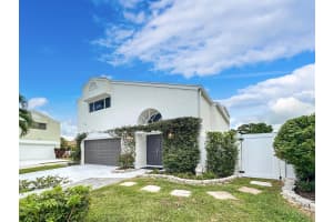 5 Dalton Place, Boynton Beach, FL 33426 Sold 11/14/25