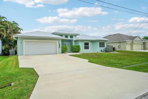 1465 SW Edinburgh Drive, Port Saint Lucie, FL 34953 - MLS#R11122096
