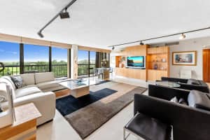 2480 Presidential Way, West Palm Beach, FL 33401 - MLS#R11122207