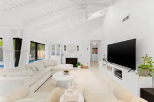 114 Kensington Rd, Hollywood, FL 33021, Sold 09/03/25
