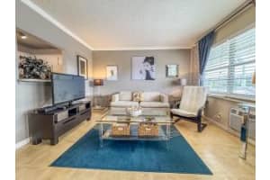 19 Oakridge B, Deerfield Beach, FL 33442 - MLS#R11122364