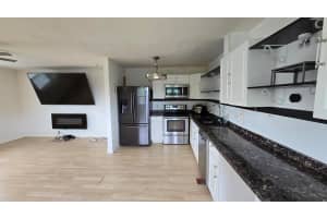 670 Flanders N 670, Delray Beach, FL 33484 - MLS#R11122391