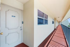3590 Via Poinciana 607, Lake Worth, FL 33467 - MLS#R11122398