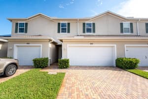 956 NE Trailside Run, Port Saint Lucie, FL 34983 - MLS#R11122551