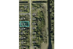 636 Naples Avenue, Lehigh Acres, FL 33974 - MLS#R11122599
