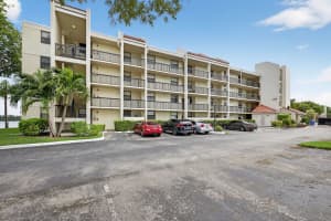 118 Lake Emerald Drive 102, Oakland Park, FL 33309 - MLS#R11122624