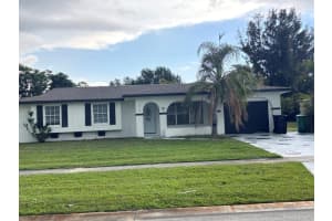 319 NE Camelot Drive, Port Saint Lucie, FL 34983 - MLS#R11122852