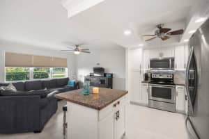 10 Farnham A 10, Deerfield Beach, FL 33442 Sold 11/07/25