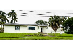 646 Ne 2nd Place, Dania Beach