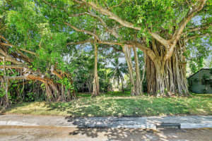 523 S M 1 Street 1, Lake Worth Beach, FL 33460 Sold 02/10/26