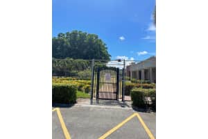 705 Lori Drive 206, Palm Springs