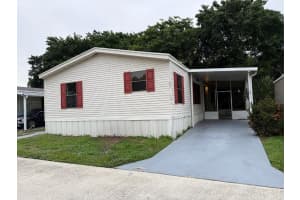 30 Plantation Blvd, Lake Worth, FL 33467 - MLS#R11123052