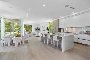 1070 Del Harbour Drive, Delray Beach, FL 33483 - MLS#R11123281