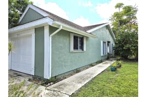 1365 SE Rivergreen Circle, Port Saint Lucie, FL 34952 - MLS#R11123285