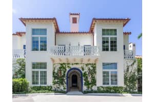 236 Phipps Plaza D, Palm Beach