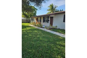 1022 Mcintosh Street, West Palm Beach, FL 33405 - MLS#R11123342