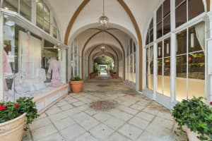 250 Worth 4 Avenue 4, Palm Beach, FL 33480 - MLS#R11123362