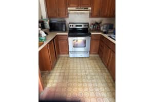 1458 N Lawnwood Circle 26b, Fort Pierce