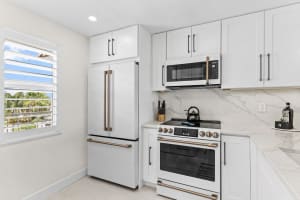 920 Dogwood Drive 560, Delray Beach, FL 33483 - MLS#R11123389