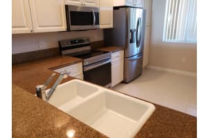 4 Harbour Isle Drive E 203, Fort Pierce, FL 34949 - MLS#R11123432
