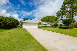 311 SE Fisk Road, Port Saint Lucie, FL 34984 - MLS#R11123544