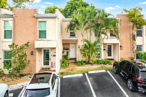 682 Kensington Place, Wilton Manors, FL 33305 Sold 11/14/25