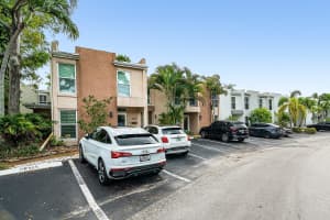 682 Kensington Place, Wilton Manors, FL 33305 Sold 11/14/25