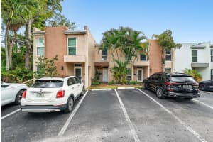 682 Kensington Place, Wilton Manors, FL 33305 Sold 11/14/25