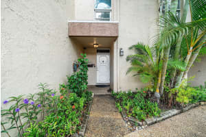 682 Kensington Place, Wilton Manors, FL 33305 Sold 11/14/25