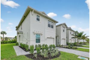 301 SE Crossoak Lane, Port Saint Lucie, FL 34984 - MLS#R11123574
