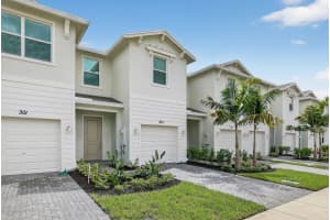 303 SE Crossoak Lane, Port Saint Lucie, FL 34984 - MLS#R11123583