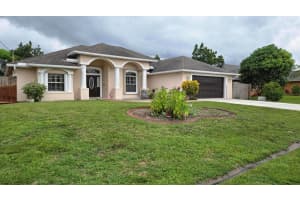 534 SW Halifax Avenue, Port Saint Lucie, FL 34953 - MLS#R11123596
