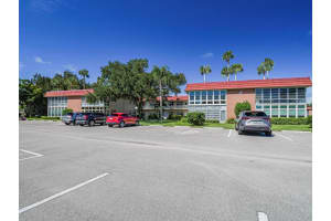 17 Vista Palm Lane 201, Vero Beach