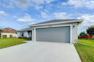 1733 SW Columbia Street, Port Saint Lucie, FL 34987 - MLS#R11123721
