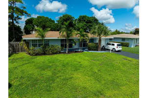 827 Se 10th Terrace, Deerfield Beach