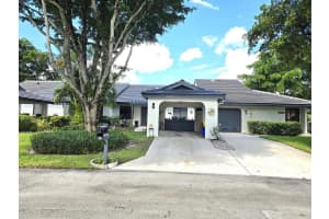 10039 Hickorywood Place, Boynton Beach