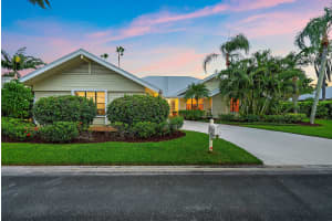 10690 SE Jupiter Narrows Drive, Hobe Sound, FL 33455 - MLS#R11123904