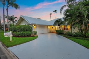 10690 SE Jupiter Narrows Drive, Hobe Sound, FL 33455 - MLS#R11123904
