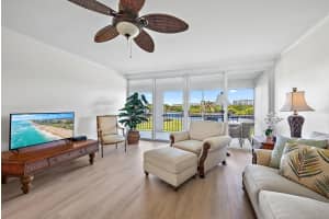 2185 Ibis Isle Road 7, Palm Beach, FL 33480 - MLS#R11123985