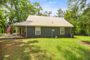 694 Quarter Lane, Fort White, FL 32038 - MLS#R11124090