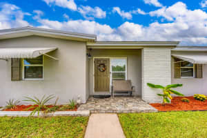 102 SE El Sito Court, Port Saint Lucie, FL 34983 Sold 10/17/25
